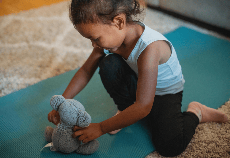 Peluches pour enfants : bienfaits et rôle clé dans leur développement